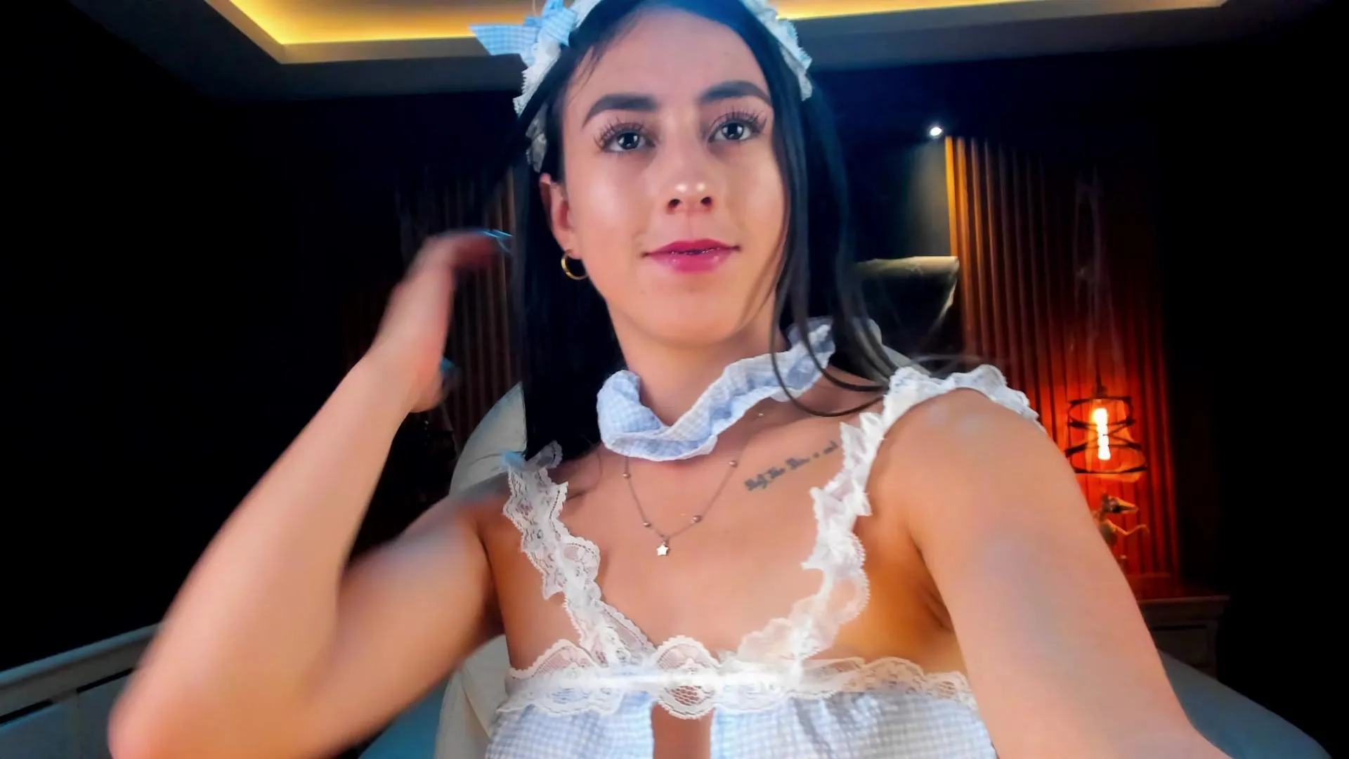 Saracollins1 on Cam4 