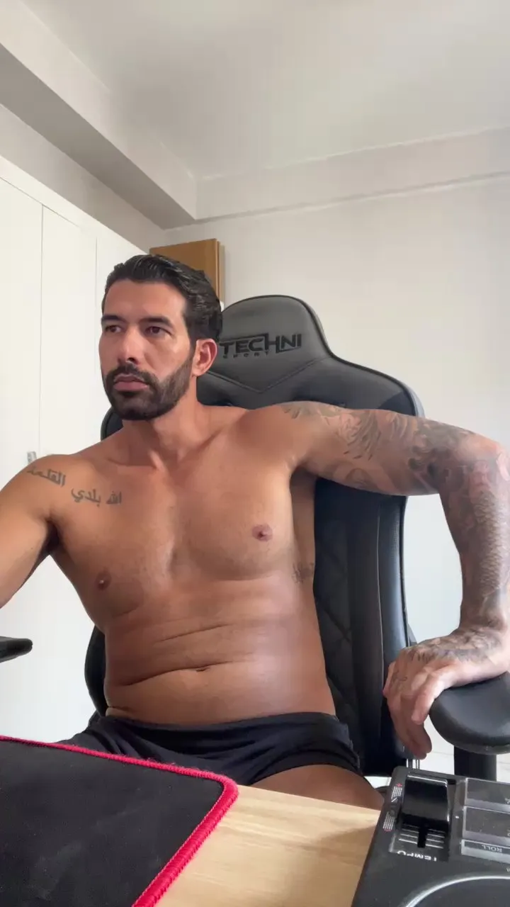 Saradoalto23 on Cam4 