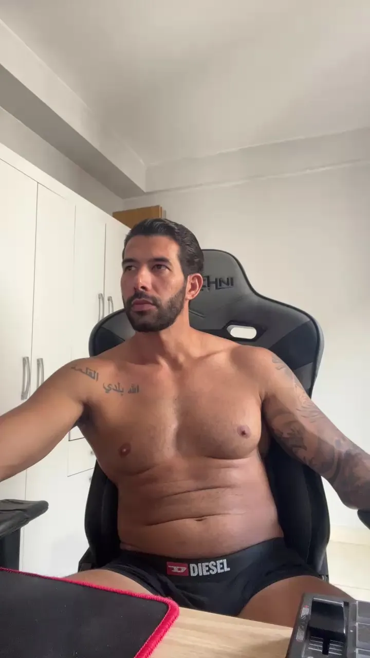 Saradoalto23 on Cam4 