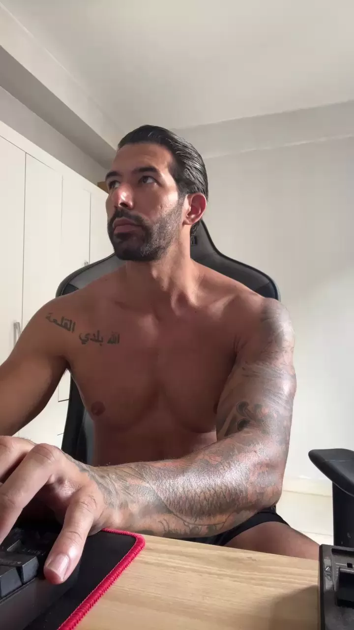 Saradoalto23 on Cam4 