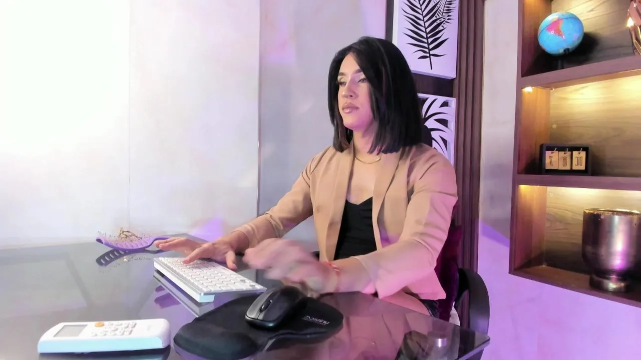 Scarleett_22 on Cam4