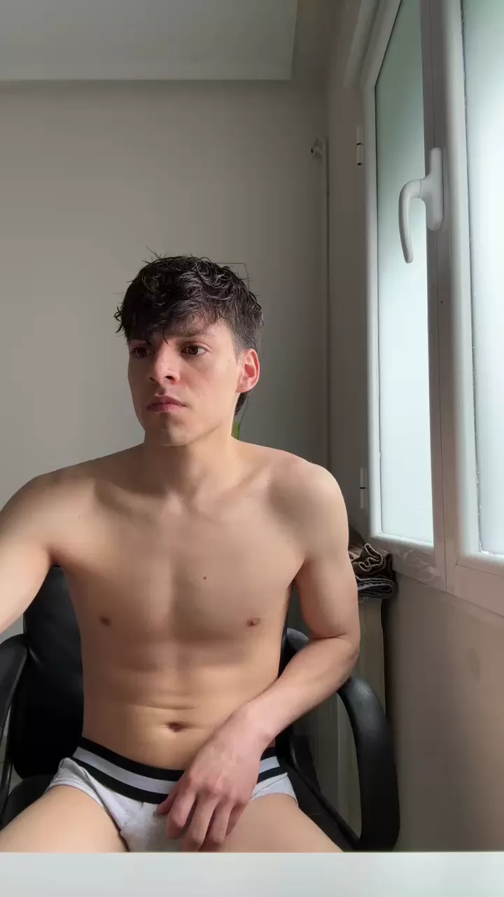 Offline Shyboy911 on Cam4