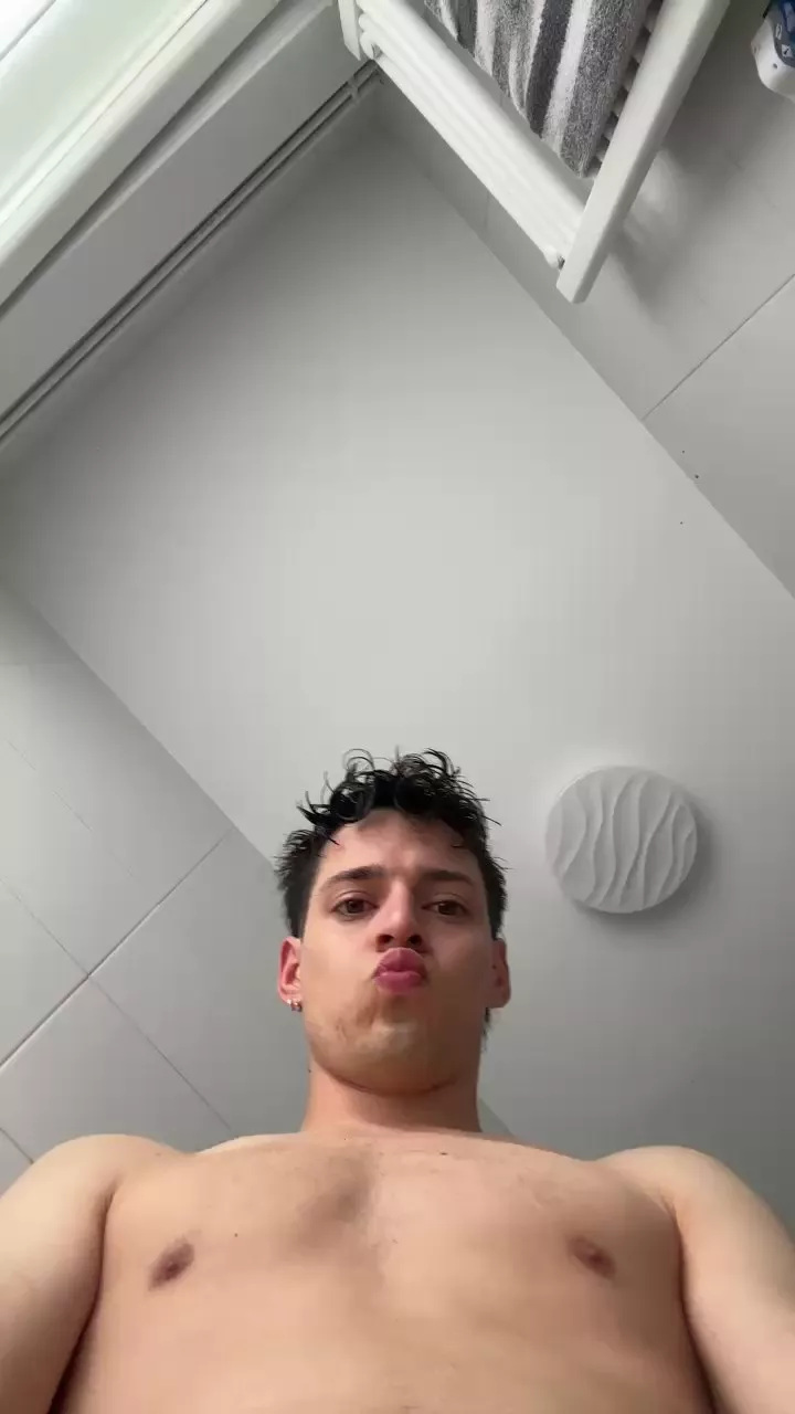 Offline Shyboy911 on Cam4