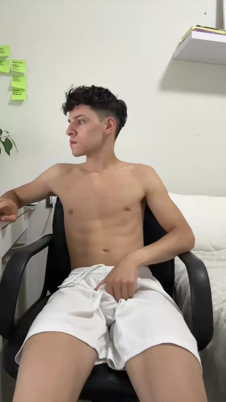 Offline Shyboy911 on Cam4