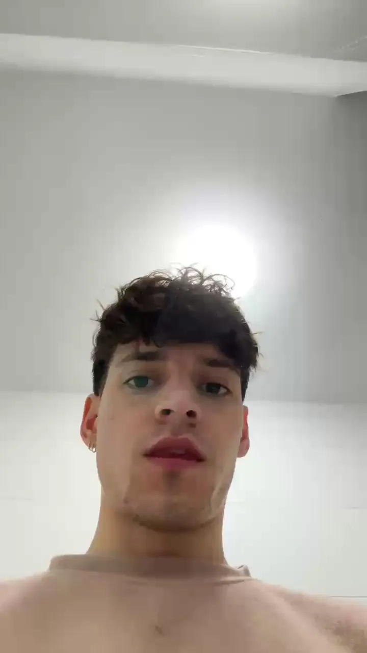 Offline Shyboy911 on Cam4