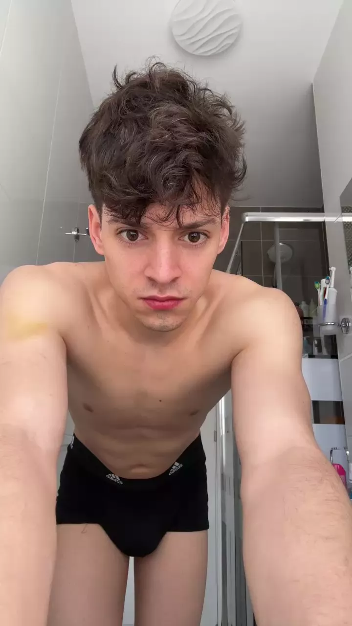 Offline Shyboy911 on Cam4