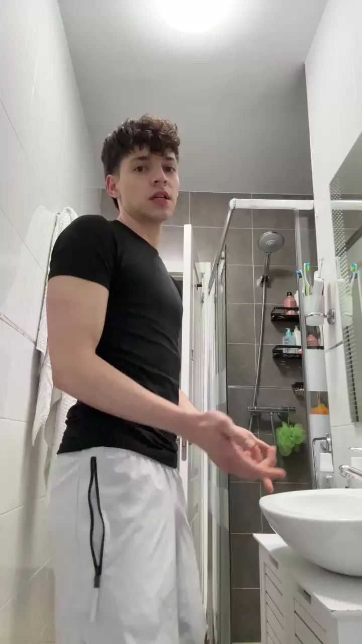 Offline Shyboy911 on Cam4