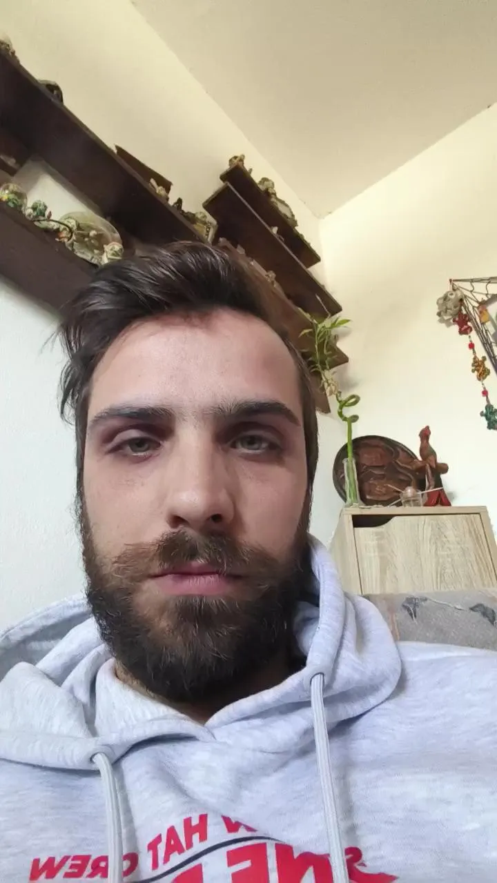 Offline simo588 on Cam4