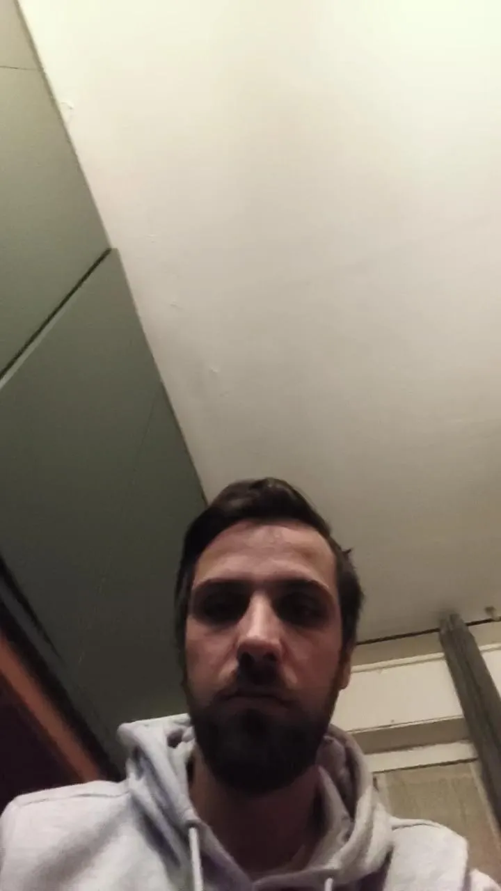 Offline simo588 on Cam4