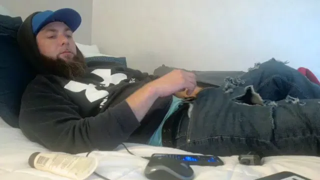 Offline StayHorNY33 on Cam4