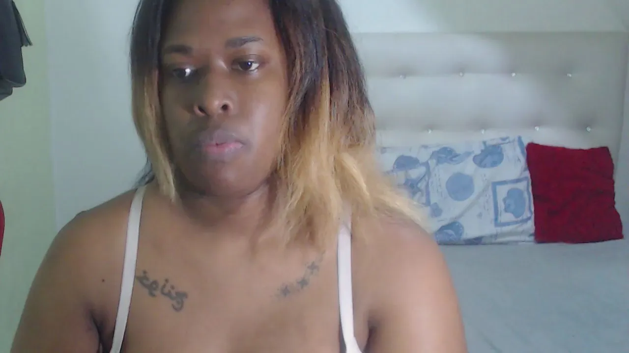 Cam4 TamaraSiens is Freechat TamaraSiens — #armpits #smoke #pussy #ass #feet #amateur #bdsm