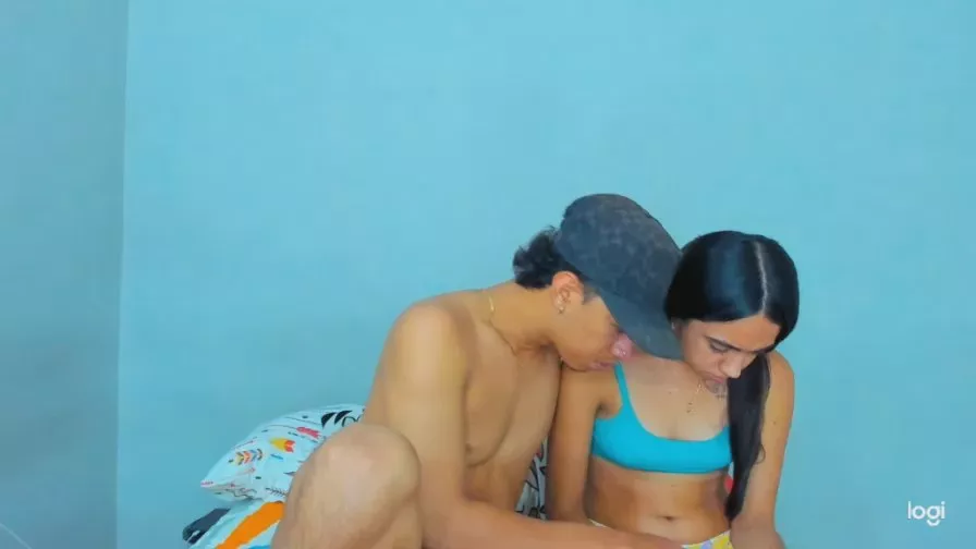 Offline The_and_she on Cam4