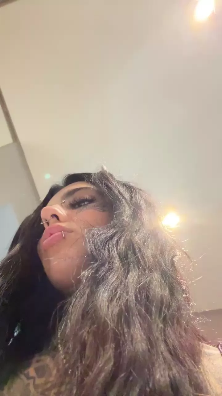 Offline thebabyvio on Cam4