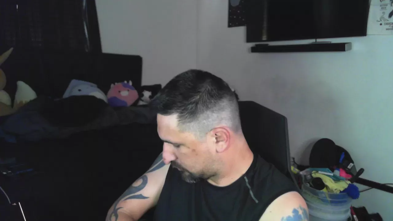 Offline TheDevilPup75 on Cam4