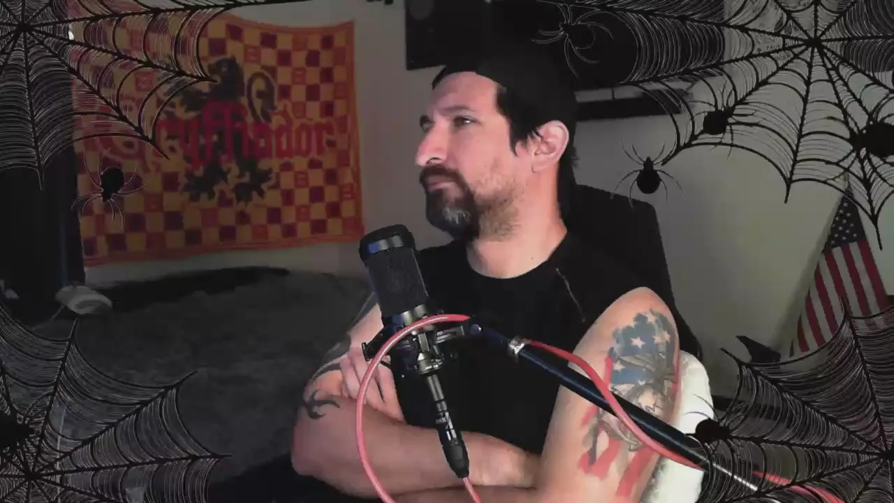 Offline TheDevilPup75 on Cam4