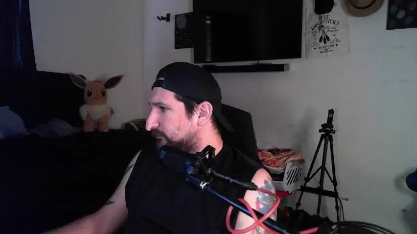 Offline TheDevilPup75 on Cam4