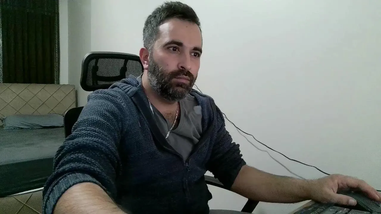 tiglatpleser —  #C2C #smoke #cum #feet #amateur