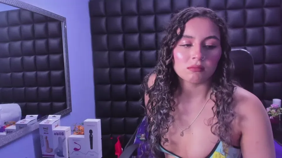 Offline tiny_love_ on Cam4