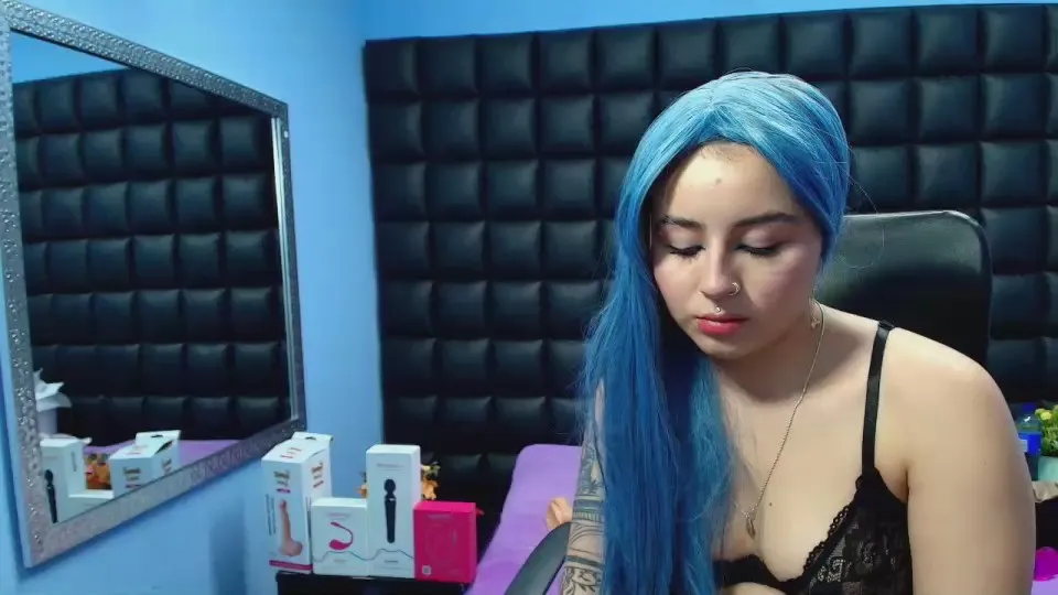 Offline tiny_love_ on Cam4