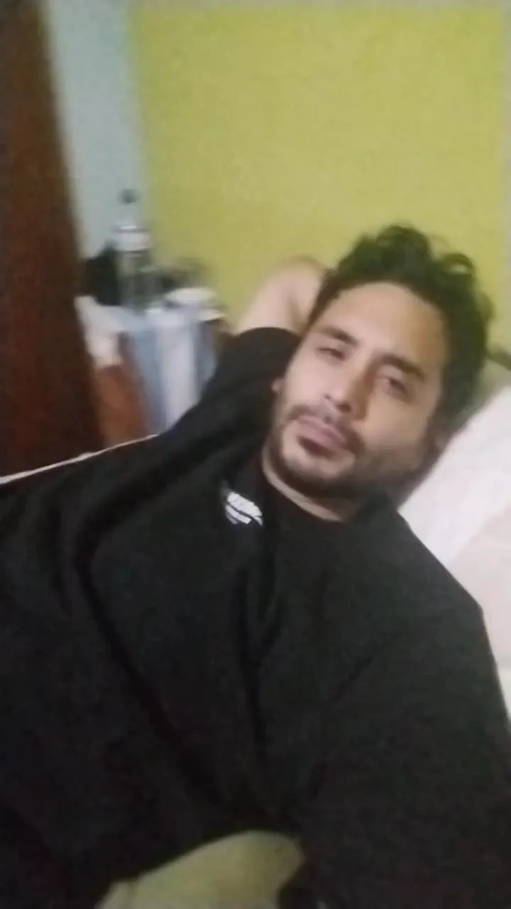 Offline Valenlio_Por on Cam4