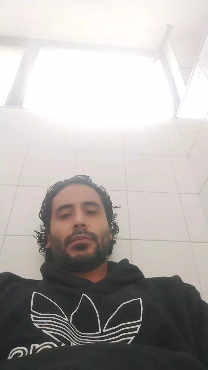 Offline Valenlio_Por on Cam4