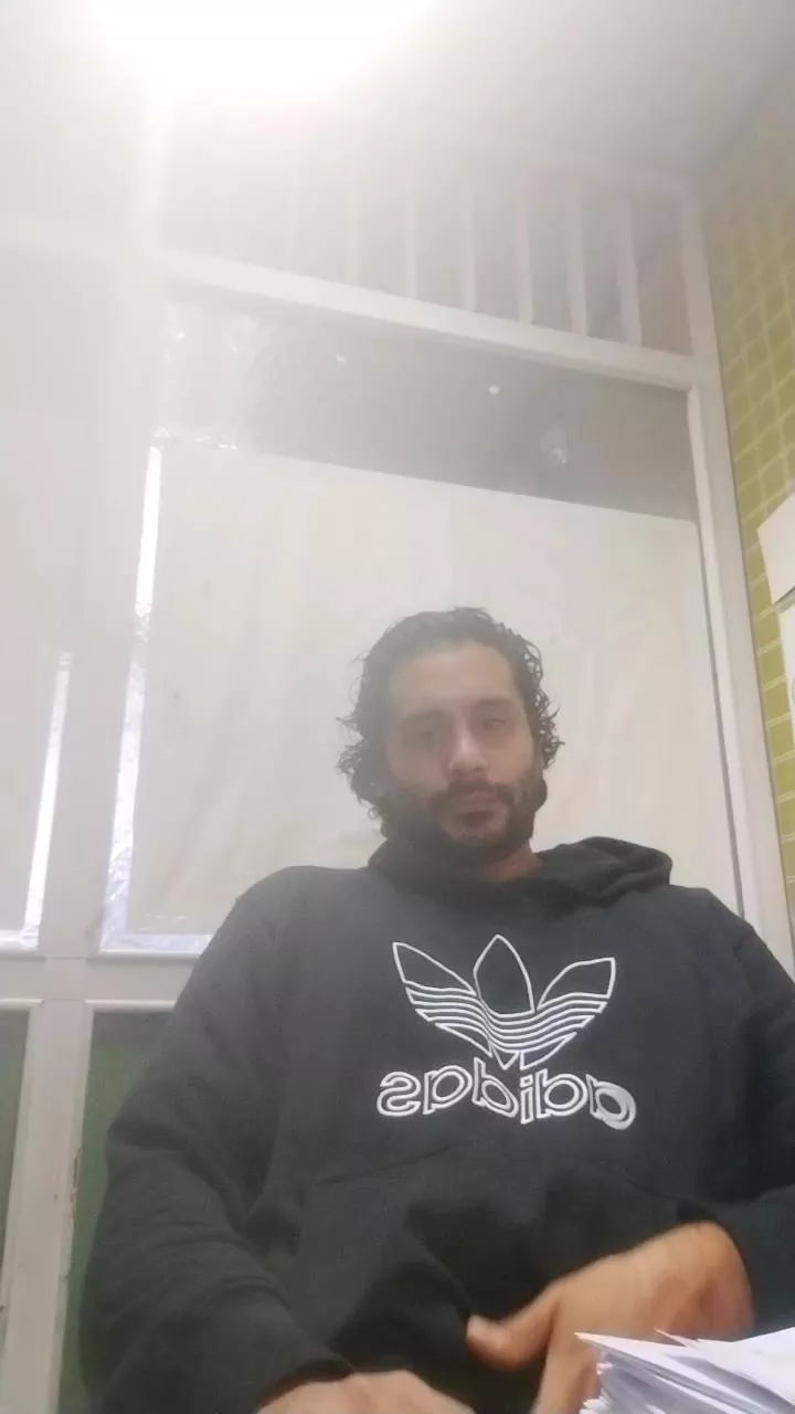 Offline Valenlio_Por on Cam4