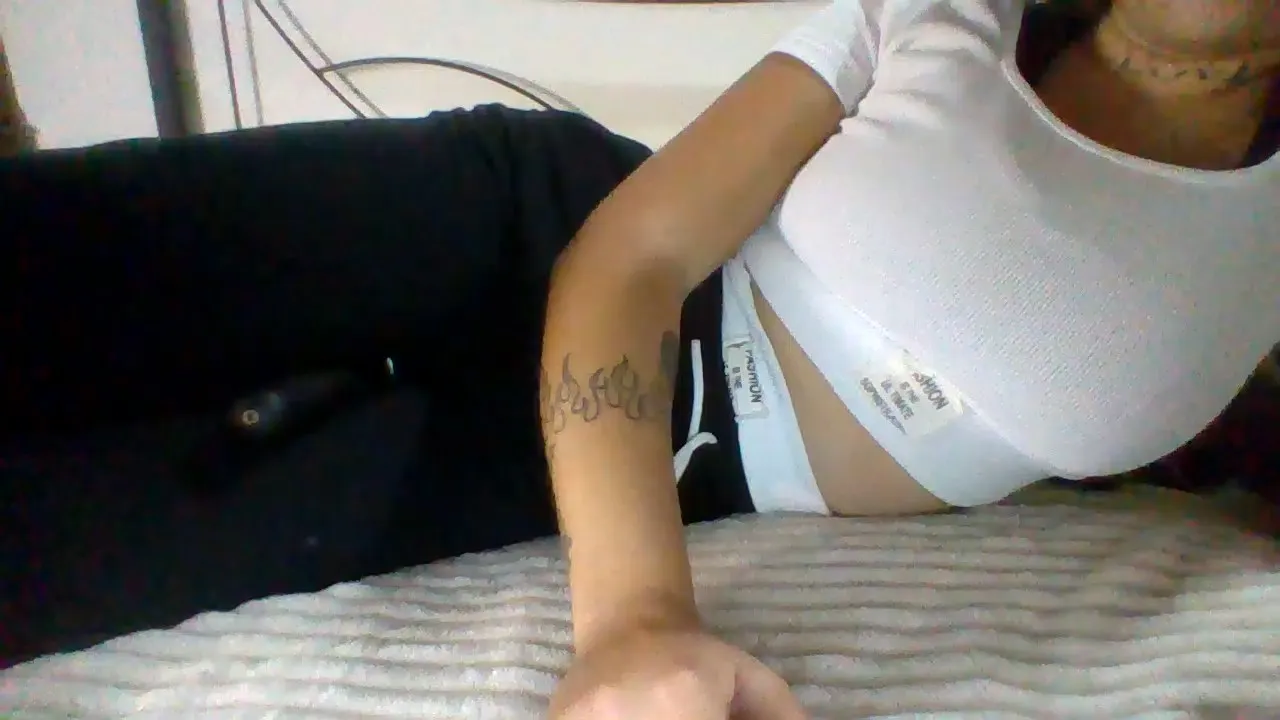 Violetta2022 on Cam4