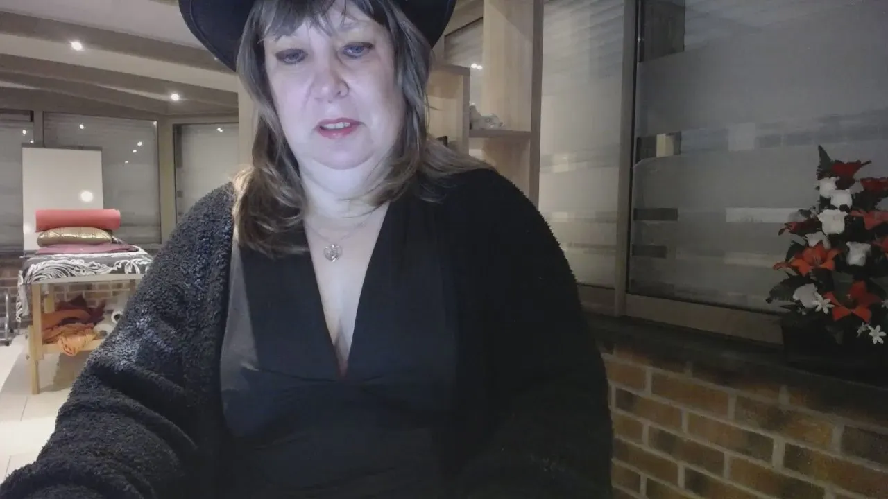 Offline virginia62_59 on Cam4