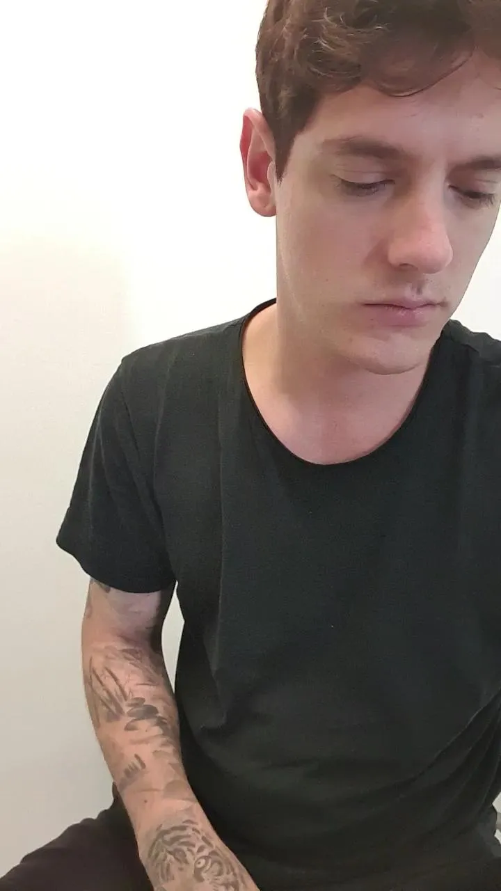 Offline WetDream20 on Cam4