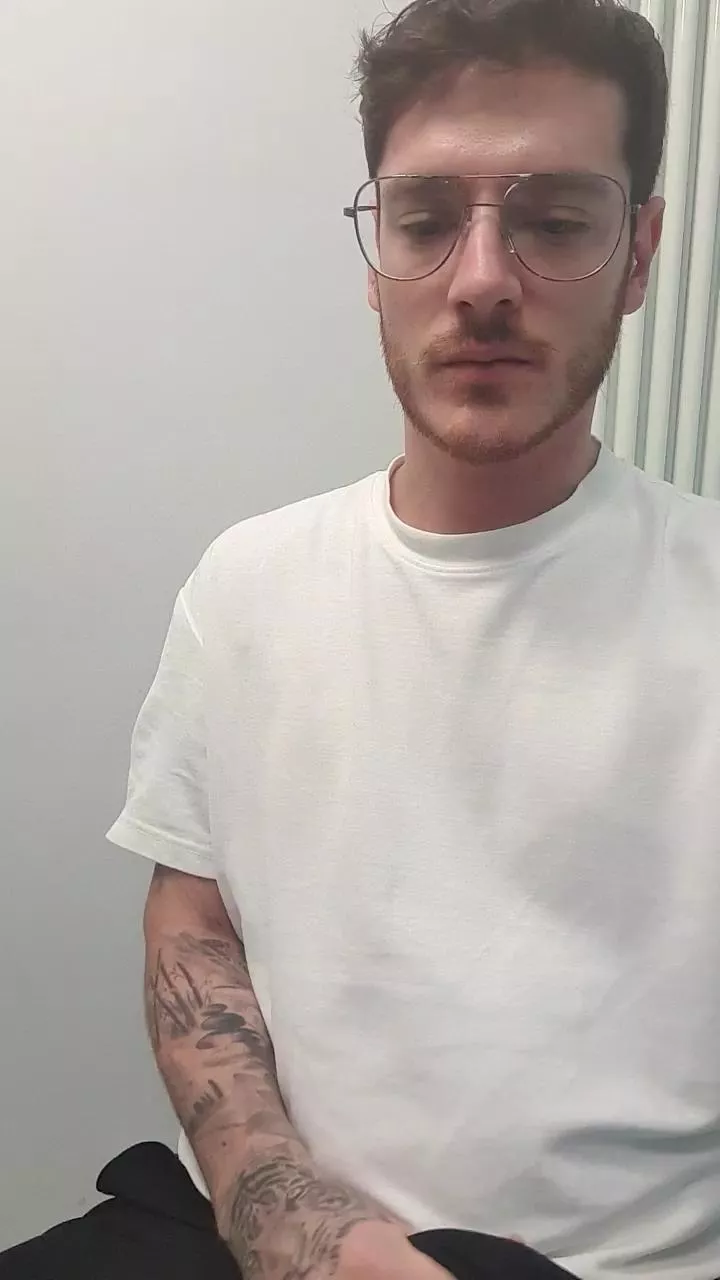 Offline WetDream20 on Cam4