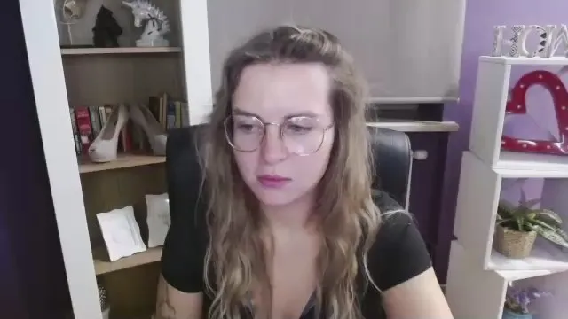 Offline xZoey on Cam4