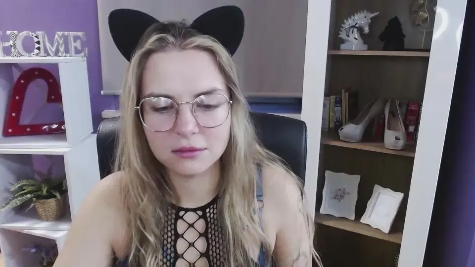 Offline xZoey on Cam4