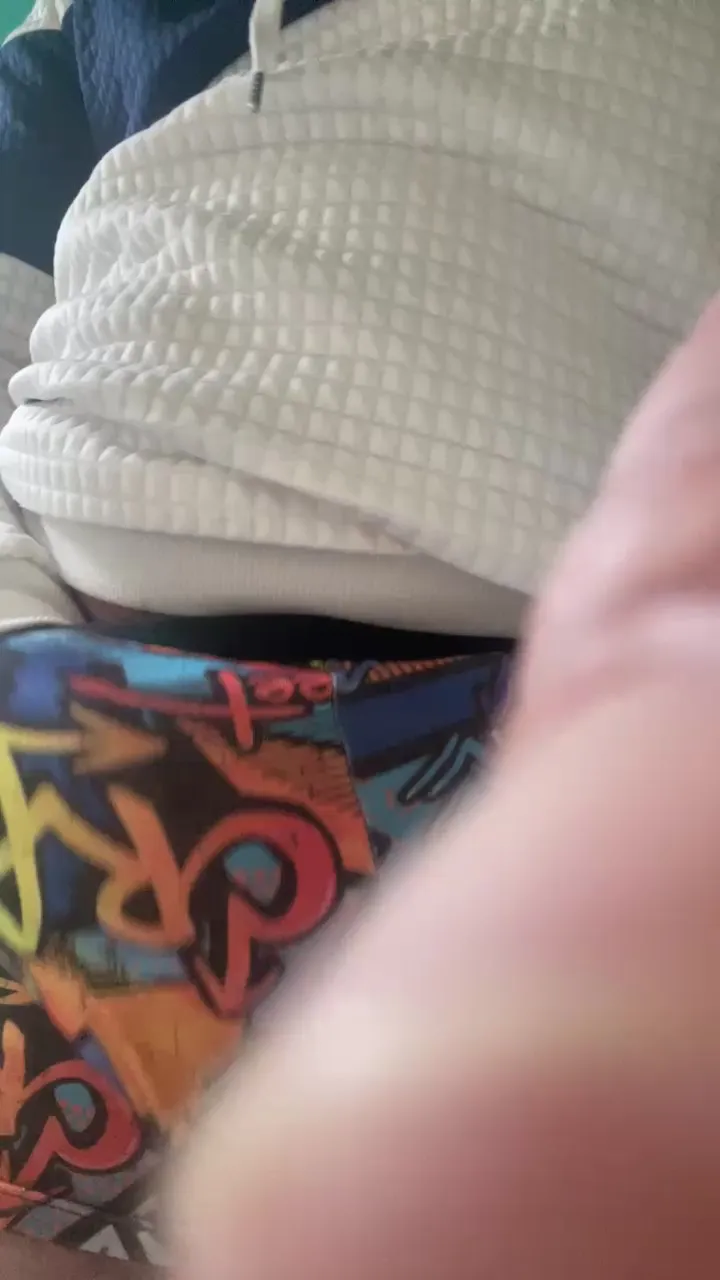 Offline yannou750hot on Cam4