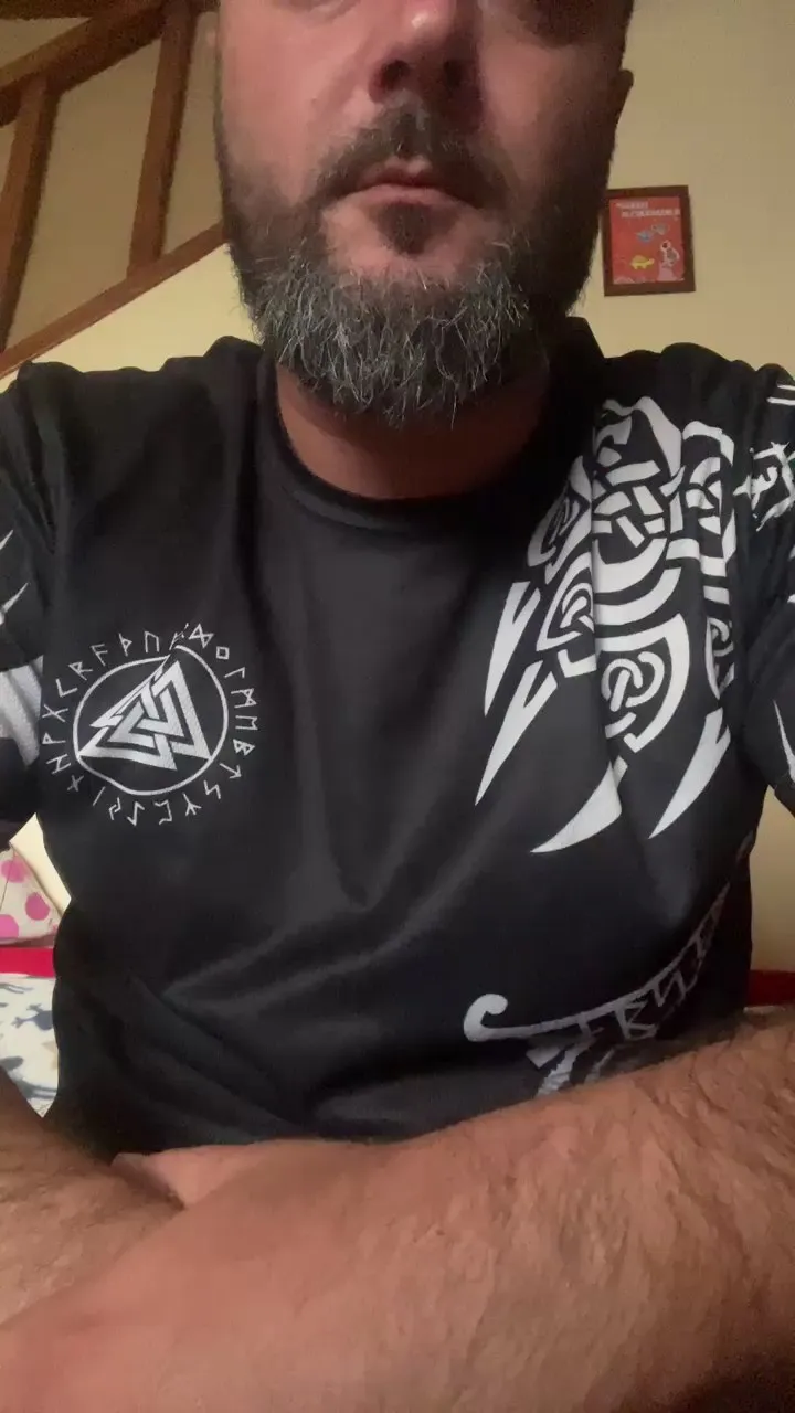 Offline yannou750hot on Cam4