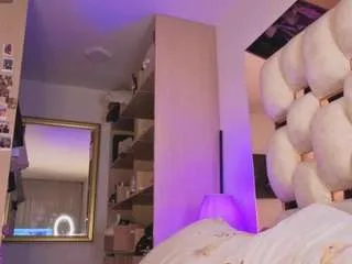 aashleey — control and play with me//MY FAVORITE TIPS 111/ 222/ 555/ LET'S HAVE A HORNY DAY!! COME HERE //  CONTROL ME FOR 69 TOKENS AND MAKE ME MOAN // [69 tokens remaining]