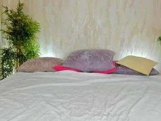 alic-black on CamSoda