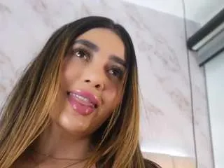 annyy-rosse on CamSoda 