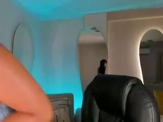 Offline arianadumont on CamSoda