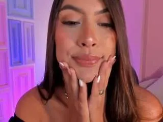 Offline arianadumont on CamSoda