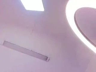 ashlye-whiite on CamSoda