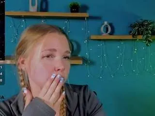 Freechat aylin-mirage on CamSoda