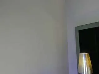 carolinelee — Deep throat + crazy saliva show [200 tokens remaining]