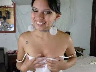 cerecitaislove on CamSoda 