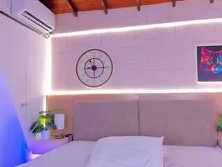 Freechat chloee-monroe on CamSoda