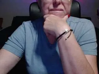 CamSoda curvyjoanna is Away curvyjoanna — Golden Ticket Show In Progress. Tip 150 to join the show