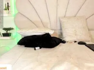 Offline daniela-tovar on CamSoda