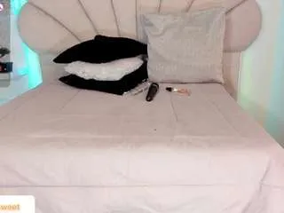 Offline daniela-tovar on CamSoda