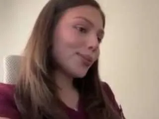 danielarous — My coworker is here... silence, she doesn't know anything. [777 tokens remaining]