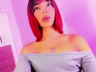 Freechat dirtygirlss-kloemia on CamSoda