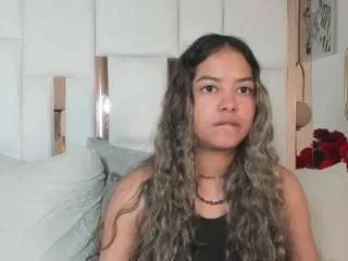 dulcelyra on CamSoda